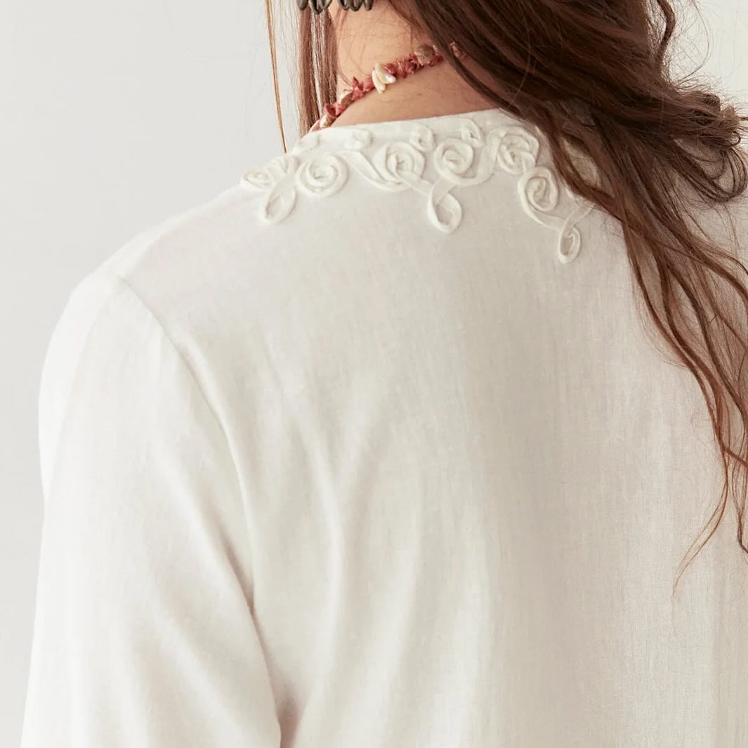 Agatha Kleid 2 - Maison Hotel: Baumwolle, Stickereien, Ärmel