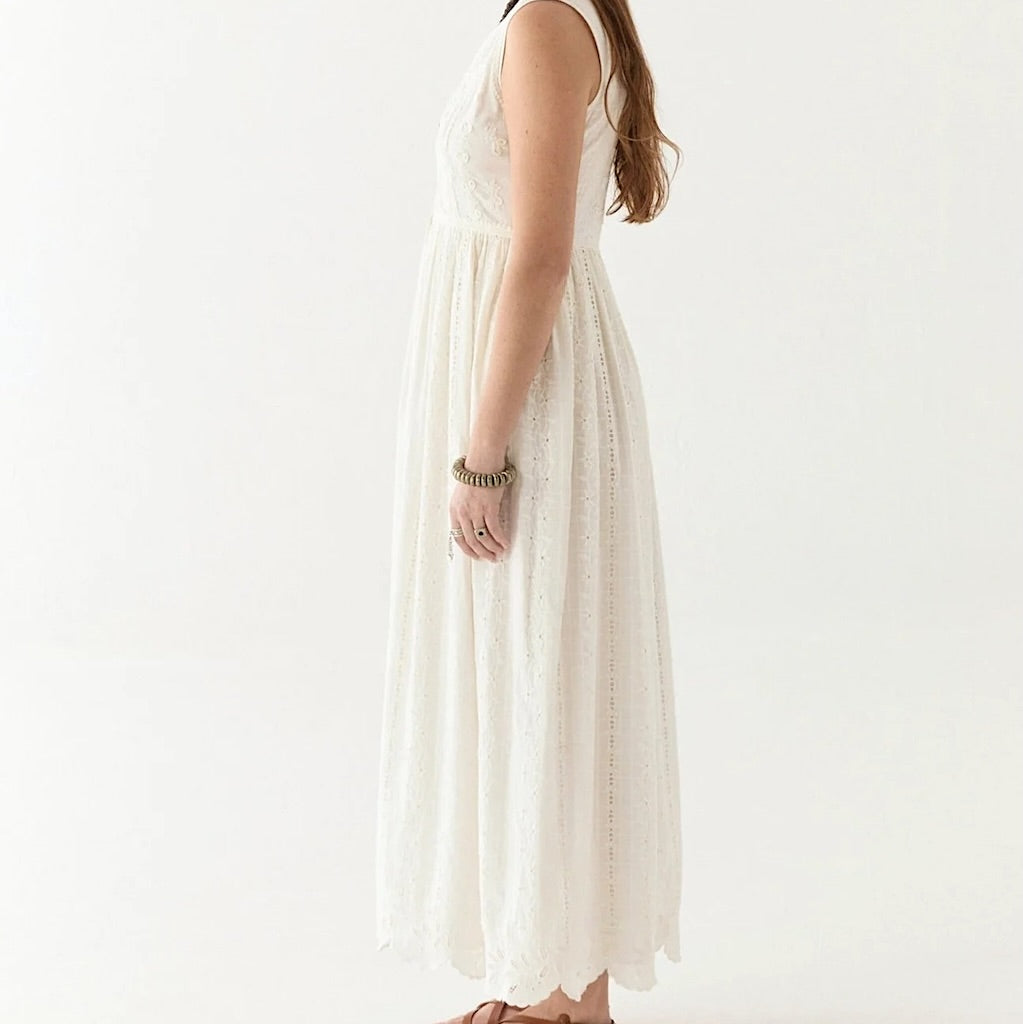 Amandine Kleid 3 - Maison Hotel: Baumwolle, Stickereien, Spitze, ärmellos