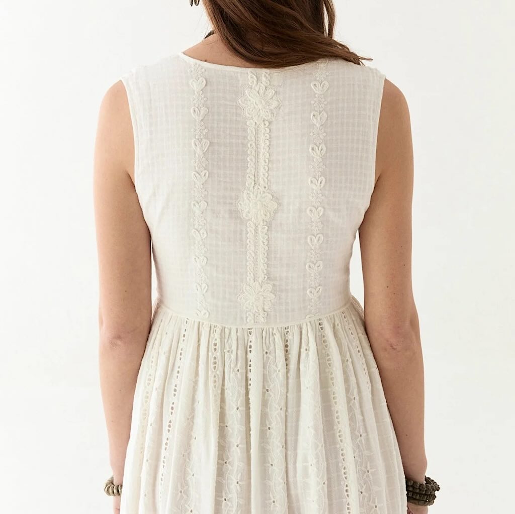 Amandine Kleid 5 - Maison Hotel: Baumwolle, Stickereien, Spitze, ärmellos