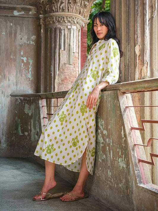 Cedar Kaftan Voegel l - Nimo with Love, weiß, Punkte, Vogelstickerei, Baumwolle, V-Ausschnitt