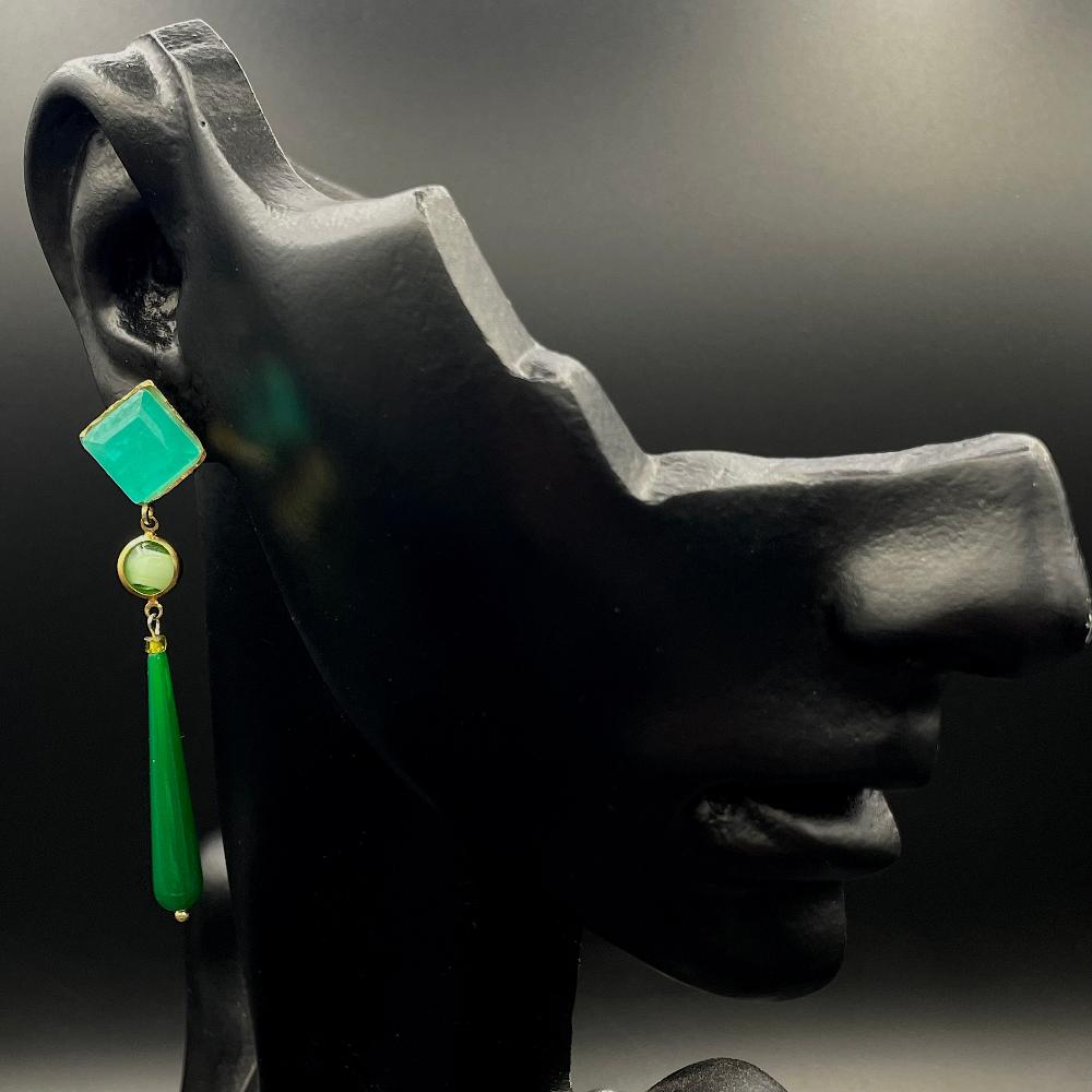 Grüne Tropfen 3 - Mojo Goldene Ohrringe: Chrysopras, Swarovski, Kunstharz
