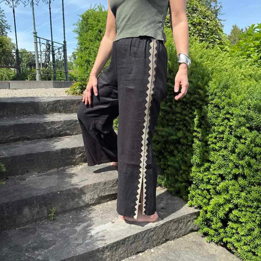 Pfeil Hose schwarz 4 - Kori: 7/8 Leinenhose, elastischer Bund, Stickerei
