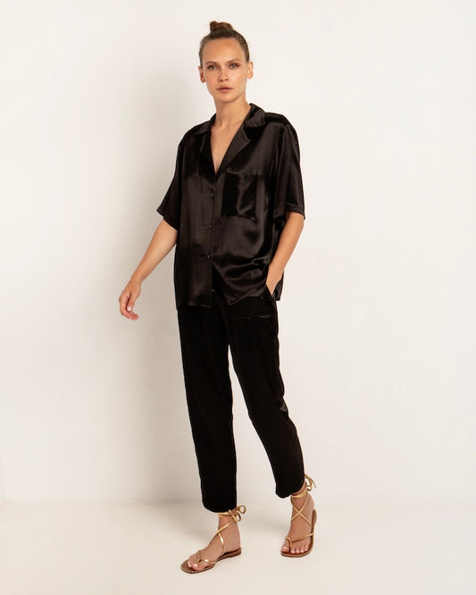 Satin Hose Schwarz - Kori: 3/4 Hose, Knopfleiste, Zugbund