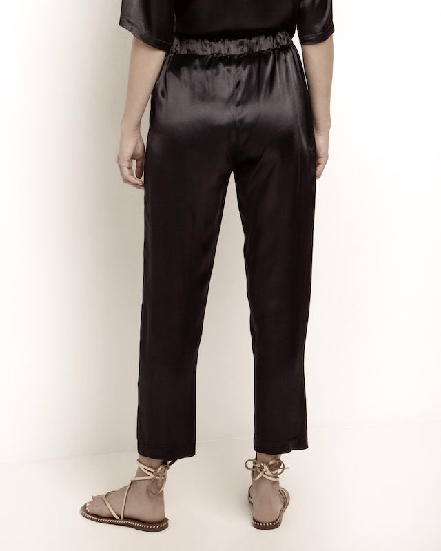 Satin Hose Schwarz 2 - Kori: 3/4 Hose, Knopfleiste, Zugbund