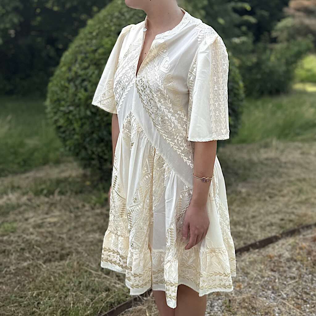 Triangle Kleid kurz 1 - Kori: Baumwolle, kurze Ärmel, Stickereien