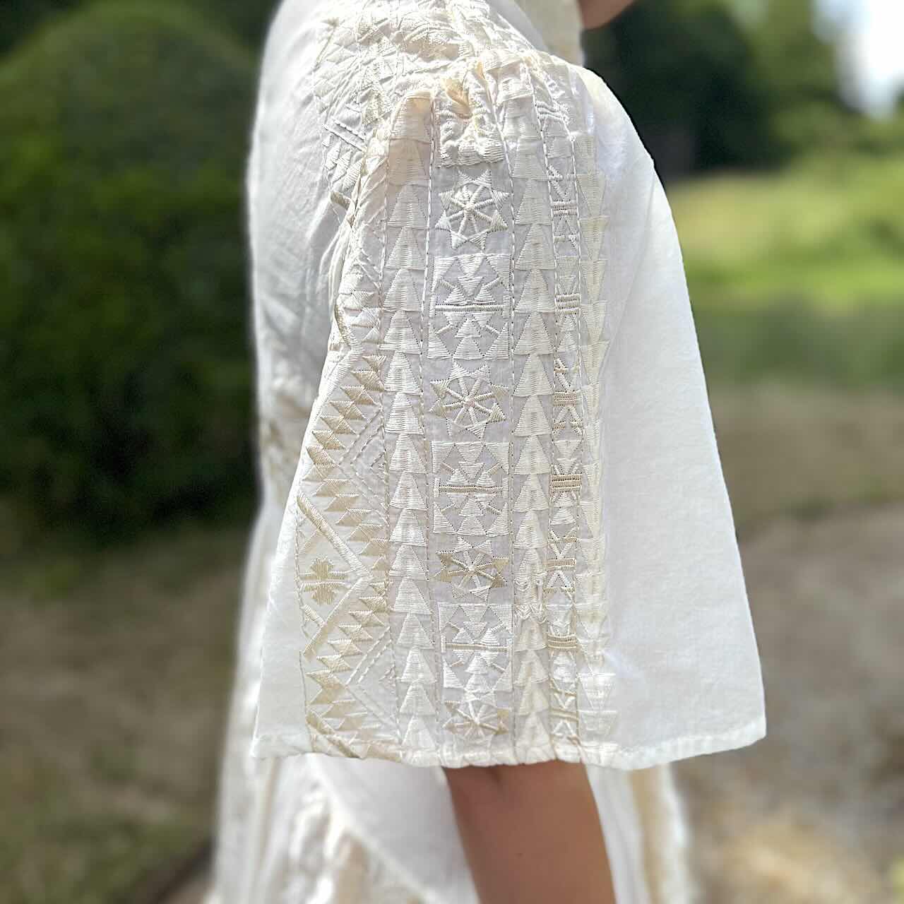 Triangle Kleid kurz 5 - Kori: Baumwolle, kurze Ärmel, Stickereien