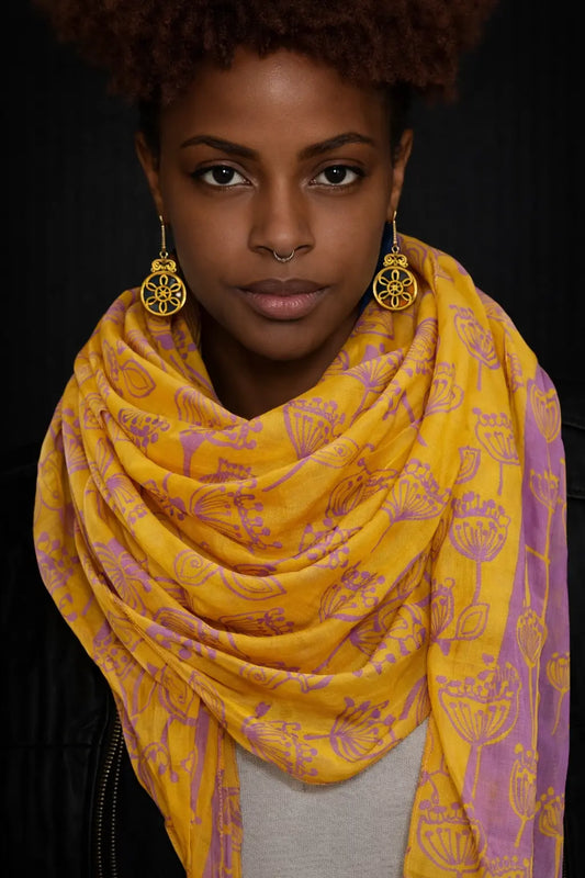 Seiden Baumwollschal gelb pink – Ahmaddy Schal mit floralem Schierling Muster