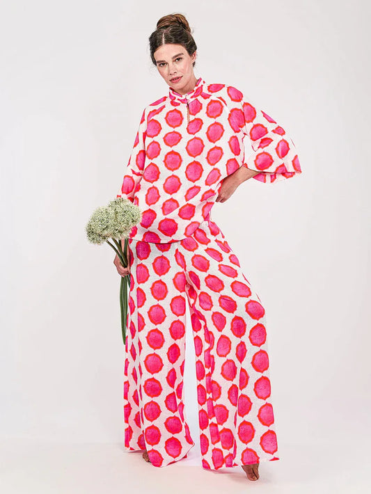 Boho Bluse Ikat Pink Orange von Nimo with Love Vorderansicht luftige Leinenbluse Sommerlook