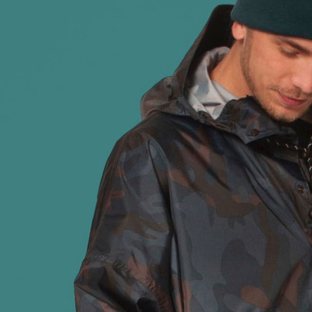 Rainkiss Storm Camoc: Designer Poncho Camouflage, Dunkel