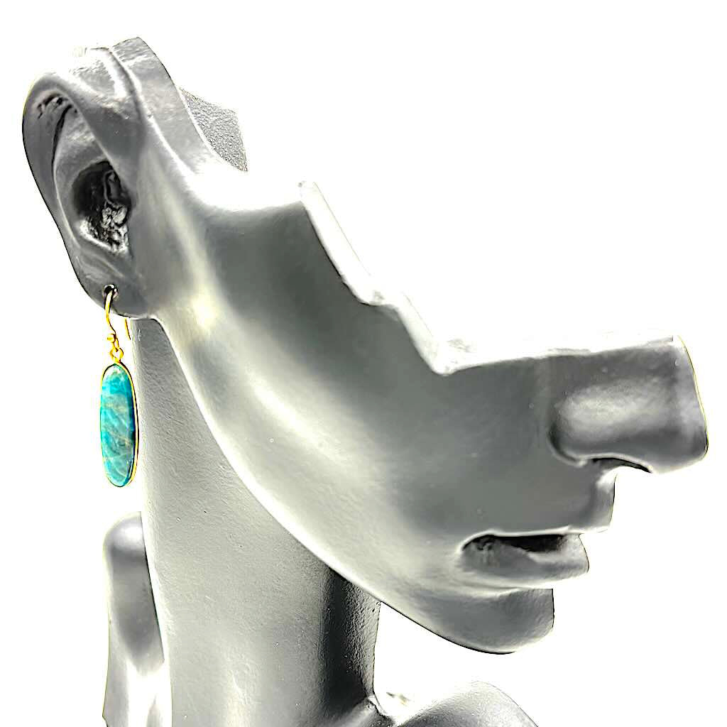 Amazonit lang 2 - Mojo Goldene Ohrringe: Ohrhaken, Amazonitcabochon