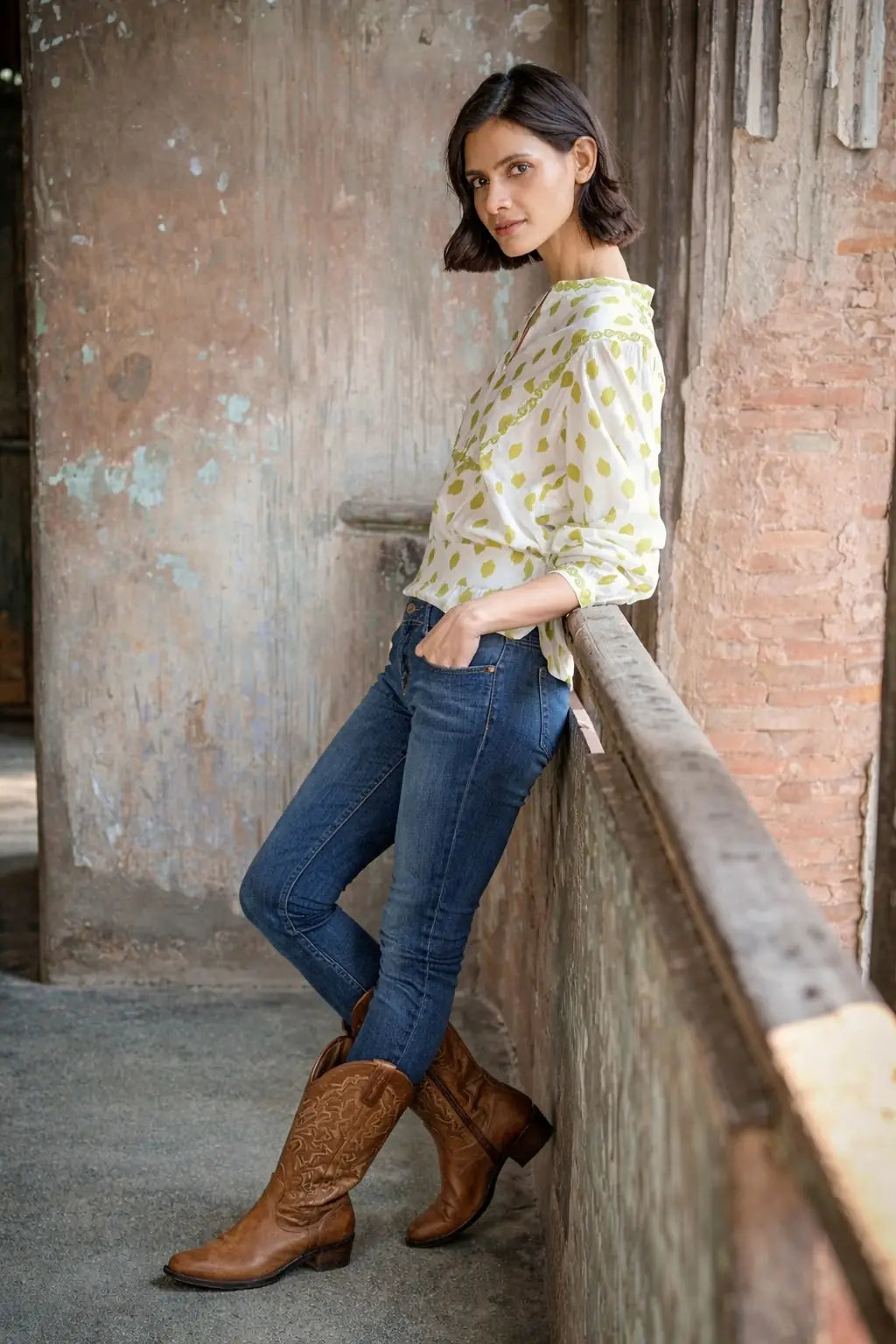 Nimo with Love Grüne Punktbluse, Elefantenstickerei aus Baumwolle kombiniert mit casual Boho Outfit