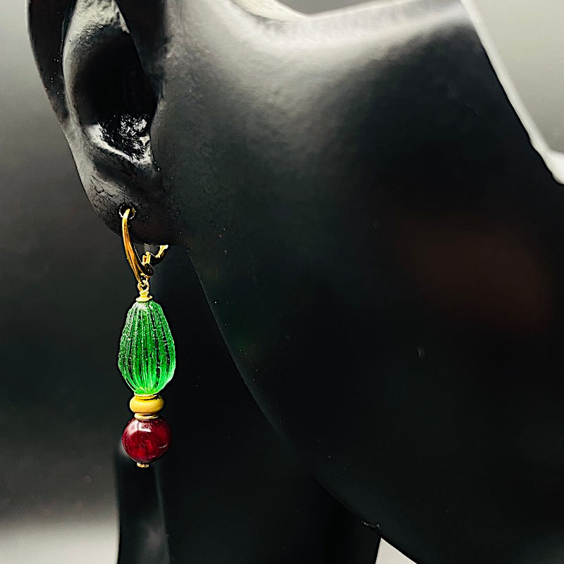 Kaktus o - Vergoldete Ohrringe: Klappohrhaken, Böhmische Perle, Tigerauge