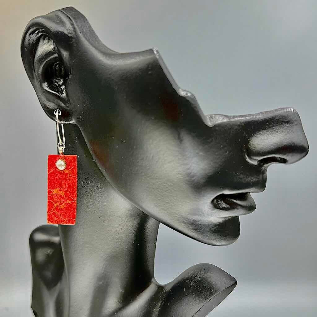 Koralleneck 4 - Mojo Silber Ohrringe: Silberohrhaken, Korallenrechteck