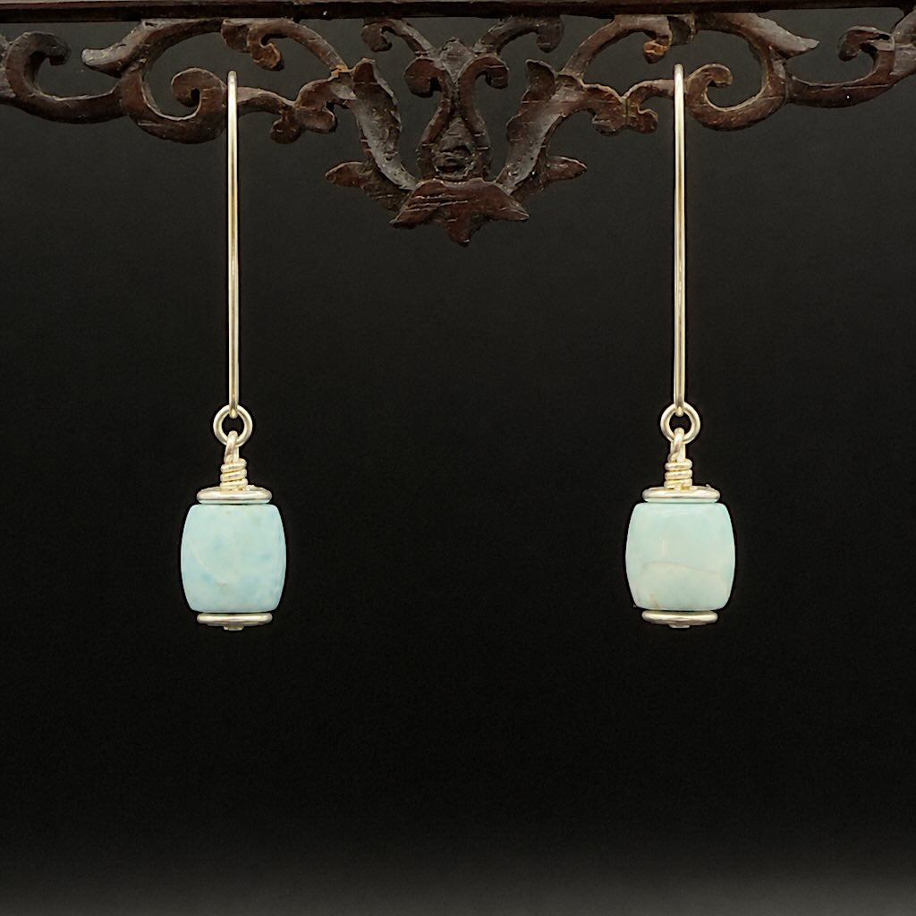 Larimar Tönnchen - Mojo Silber Ohrringe: Ohrhaken, Larimar, Silberscheiben, Ornament