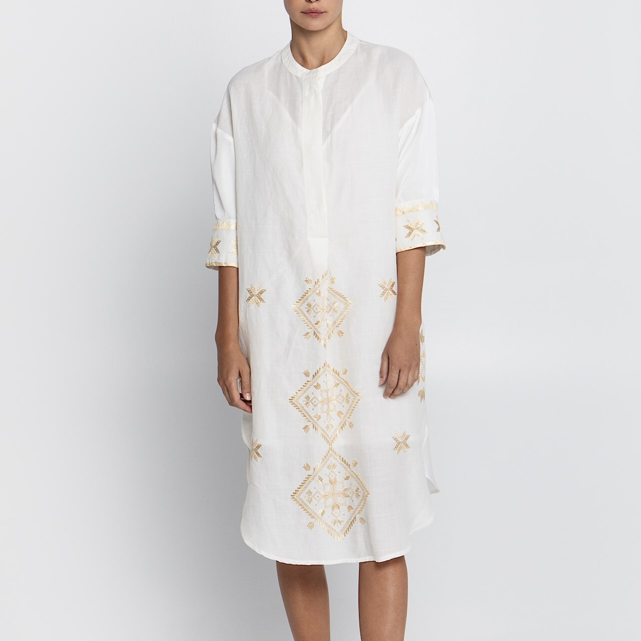 Lefkada Hemdkleid weiss - Kori, Halblang, Ärmel, Rundhals, Goldstick
