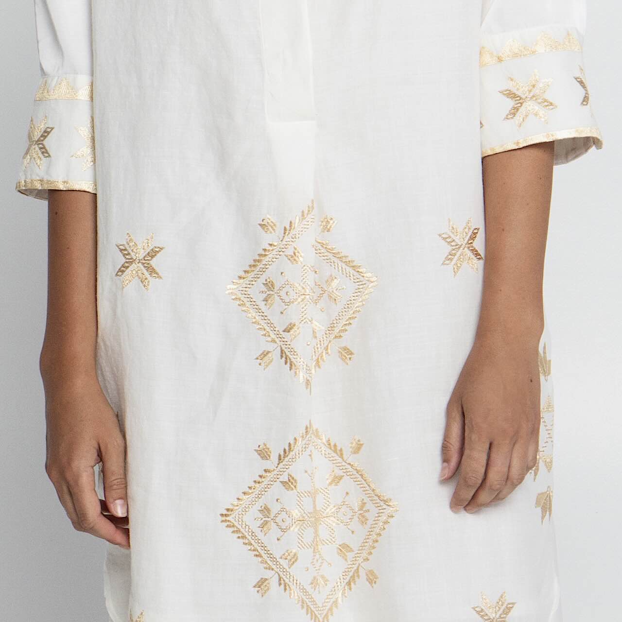 Lefkada Hemdkleid weiss 4 - Kori, Halblang, Ärmel, Rundhals, Goldstick
