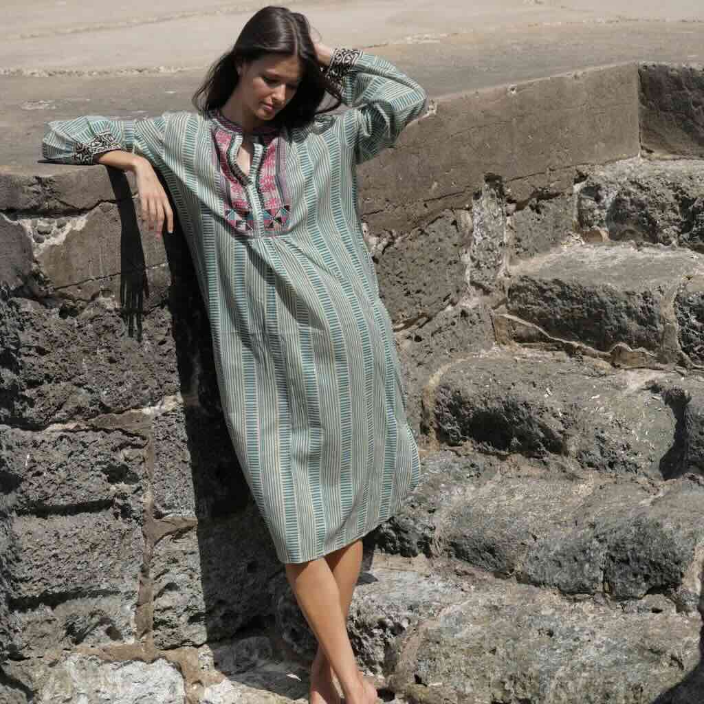 Nahui Kaftan - Luna Llena: Baumwolle, grünes Muster, Stickerei