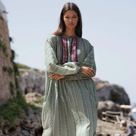 Nahui Kaftan 3 - Luna Llena: Baumwolle, grünes Muster, Stickerei