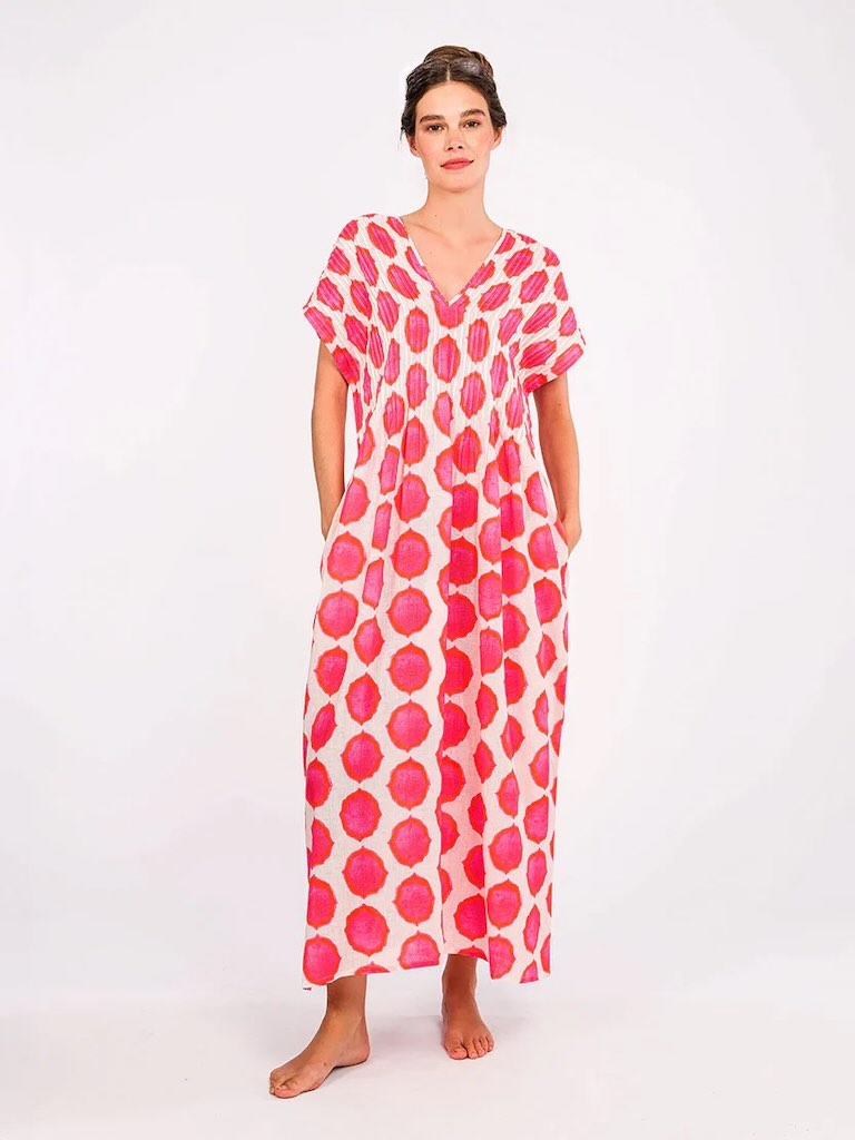 Sea Cale Kleid ikat Pink 4 - Nimo with Love, langes Leinenkleid, plissiertes Oberteil, V-Ausschnitt