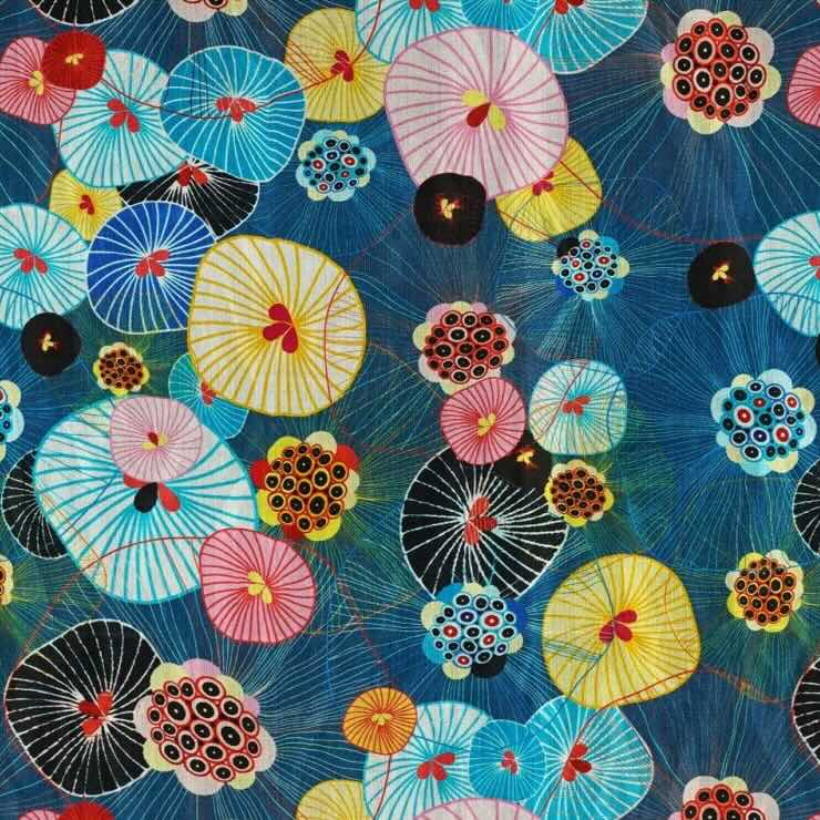 Ahmaddy Seidenschal - Circle Pain blau vielfarbig leuchtend mit floralem Muster detail