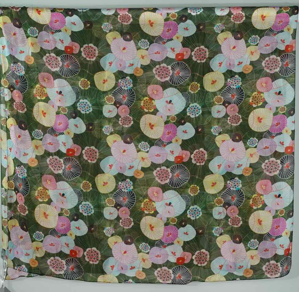 Ahmaddy Seidenschal - Circle Pain gruen mit herrlichem floralem Muster detail