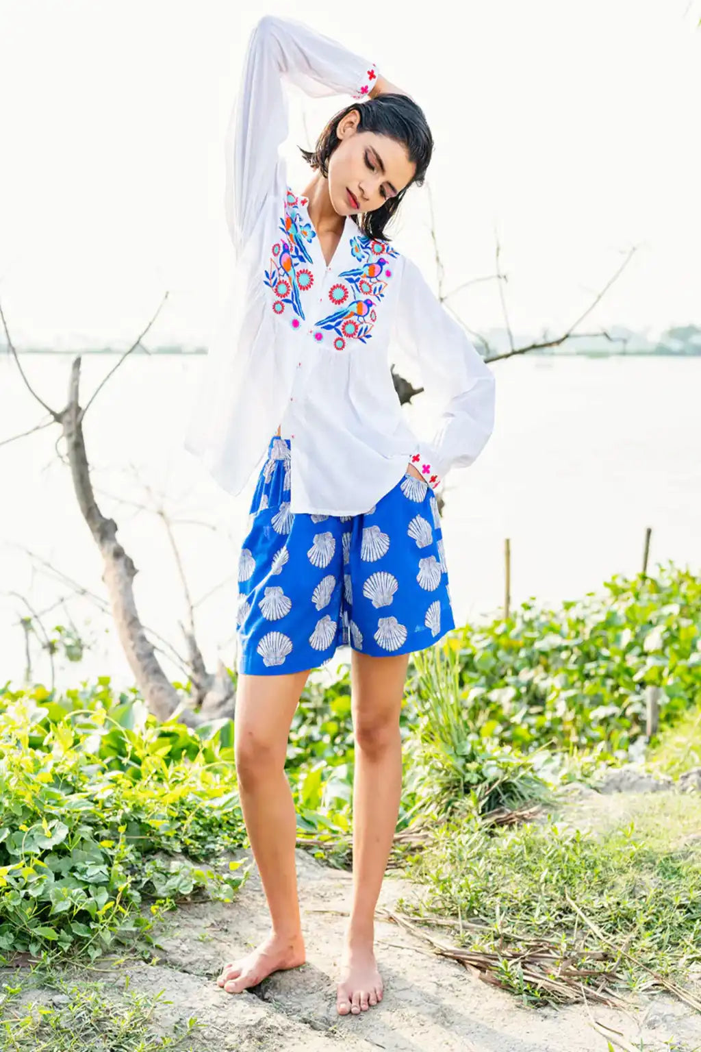 Boho Bluse weiß mit Vogel Stickerei – vorne und hinten von Nimo with Love