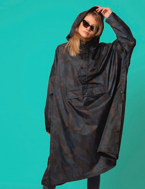 Rainkiss Storm Camo: Designer Poncho Camouflage, Dunkel